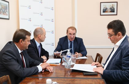 Комиссия по Регламенту поддержала семь ходатайств о награждении Почетными грамотами Законодательного Собрания